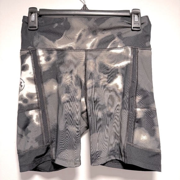 Under Armour Camo pocket Bike Shorts Medium - Picture 1 of 5